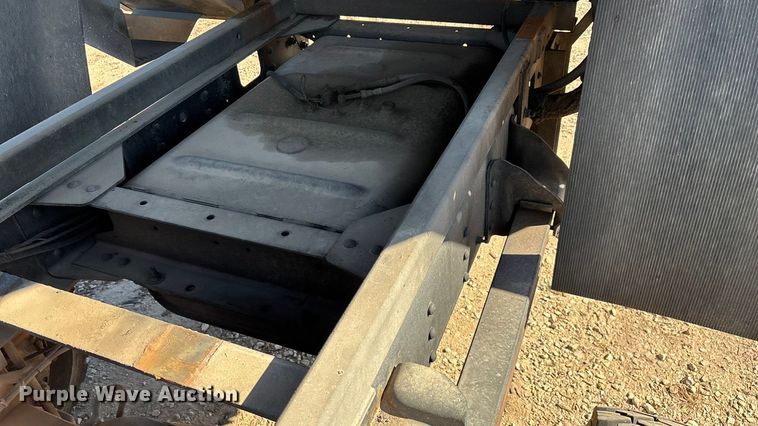 image for item ED2337 2008 GMC C5500 chipper truck