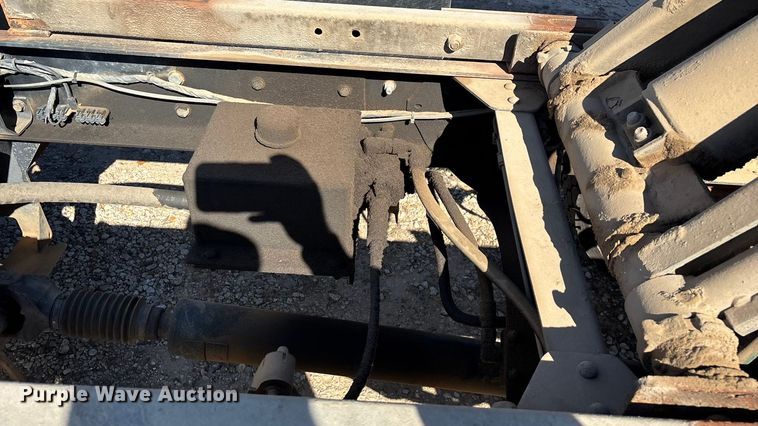 image for item ED2337 2008 GMC C5500 chipper truck