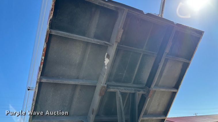 image for item ED2337 2008 GMC C5500 chipper truck