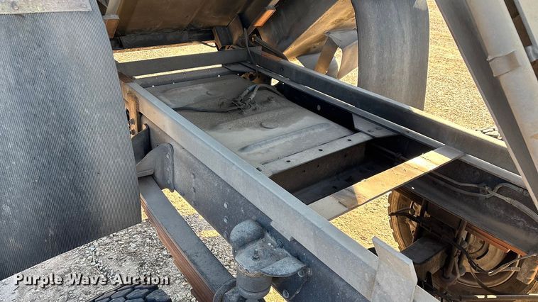 image for item ED2337 2008 GMC C5500 chipper truck