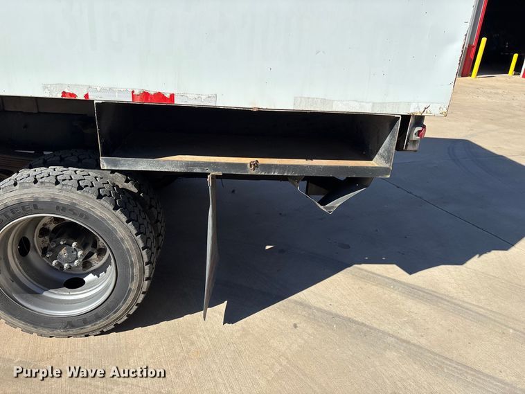 image for item ED2337 2008 GMC C5500 chipper truck