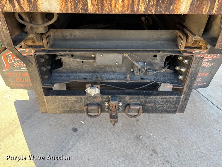 image for item ED2337 2008 GMC C5500 chipper truck