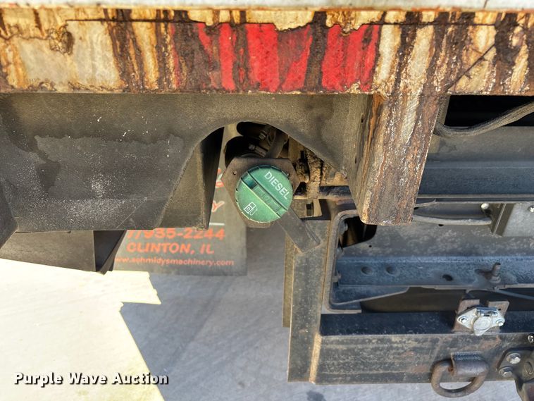 image for item ED2337 2008 GMC C5500 chipper truck