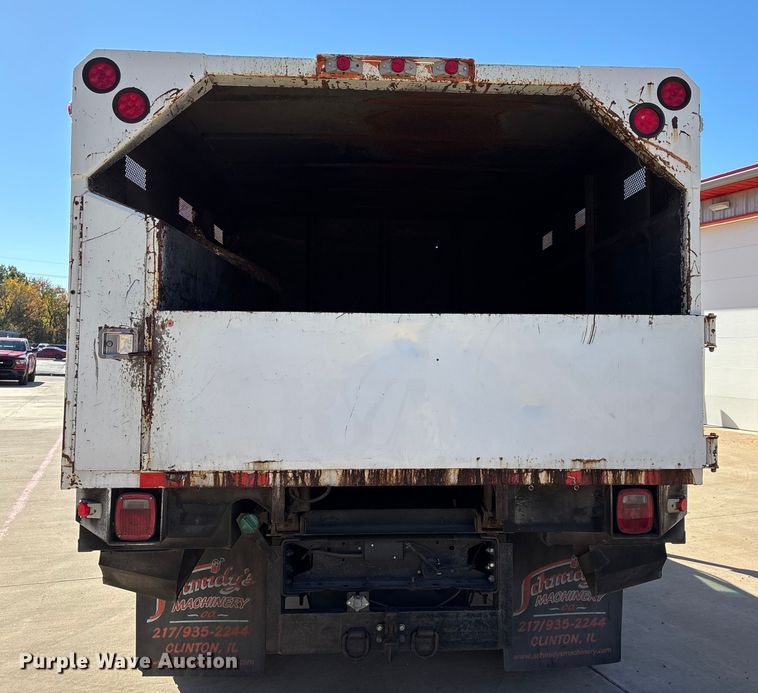 image for item ED2337 2008 GMC C5500 chipper truck