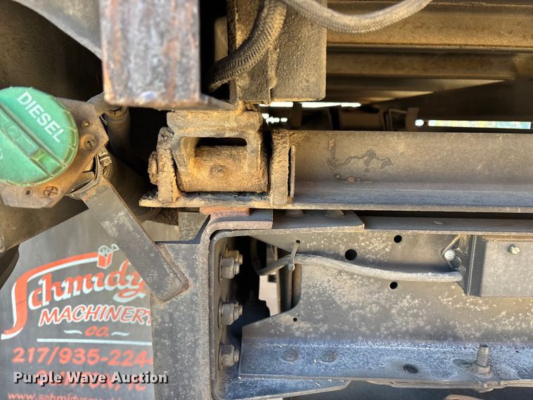 image for item ED2337 2008 GMC C5500 chipper truck