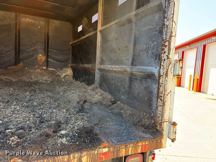 image for item ED2337 2008 GMC C5500 chipper truck