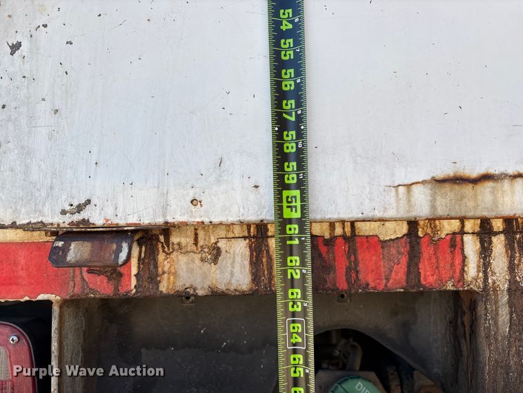 image for item ED2337 2008 GMC C5500 chipper truck