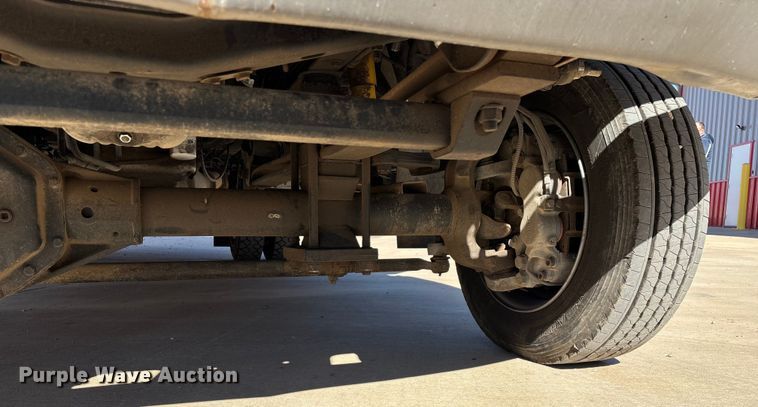 image for item ED2337 2008 GMC C5500 chipper truck