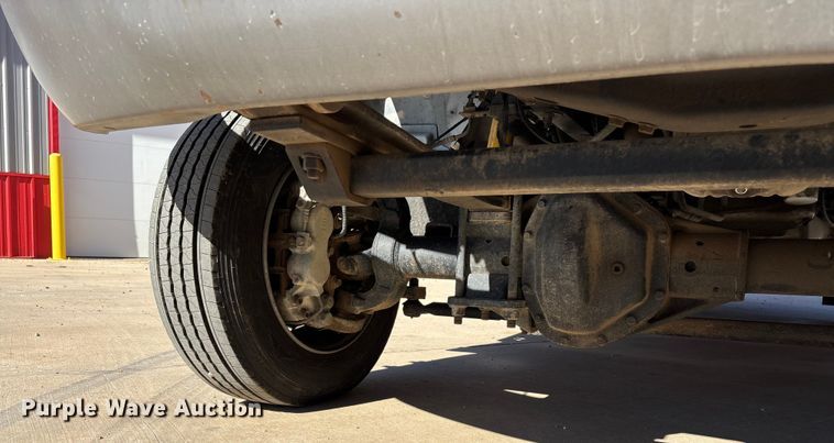 image for item ED2337 2008 GMC C5500 chipper truck