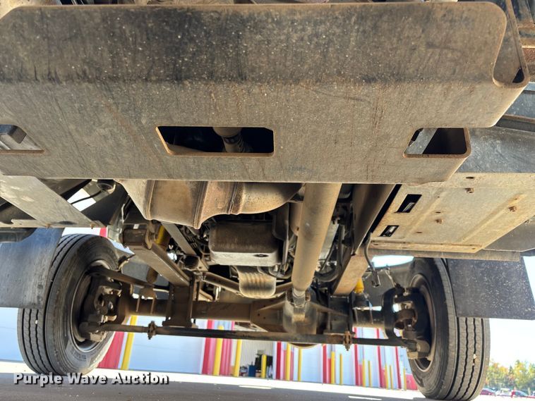 image for item ED2337 2008 GMC C5500 chipper truck