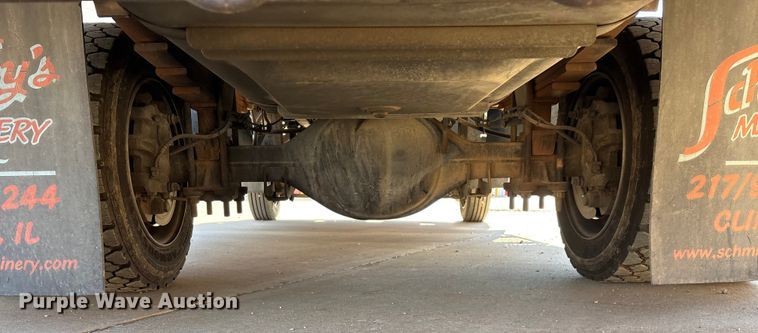 image for item ED2337 2008 GMC C5500 chipper truck