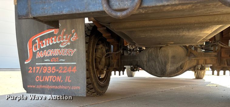 image for item ED2337 2008 GMC C5500 chipper truck