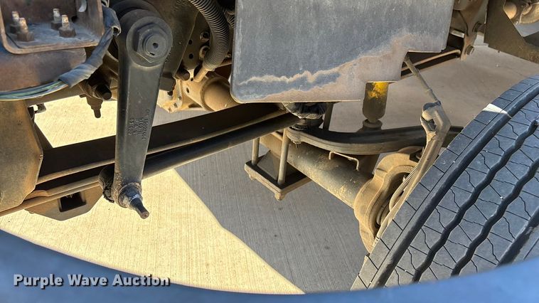 image for item ED2337 2008 GMC C5500 chipper truck