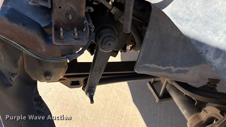 image for item ED2337 2008 GMC C5500 chipper truck