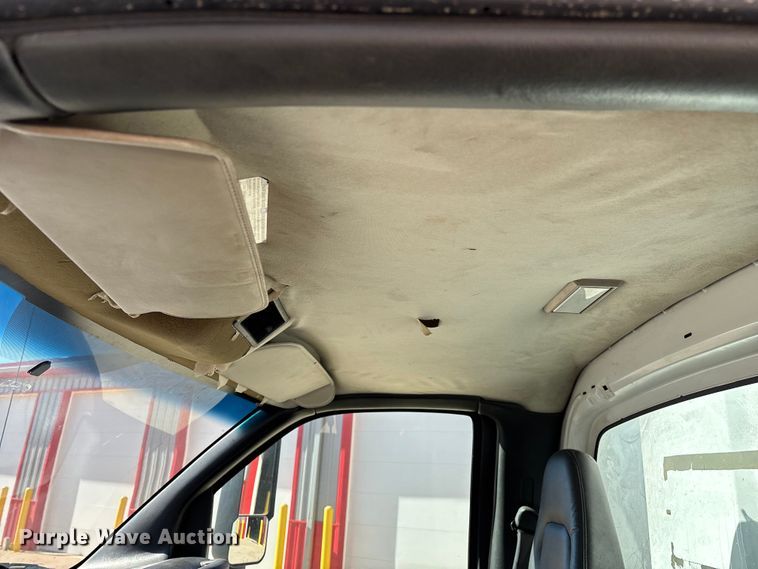 image for item ED2337 2008 GMC C5500 chipper truck