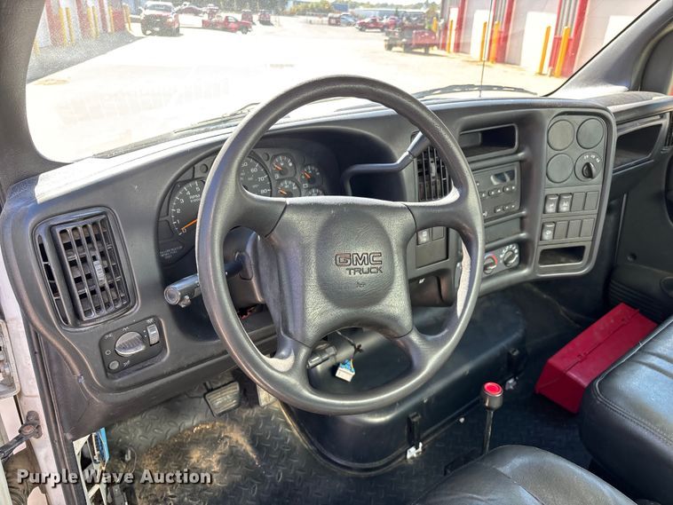 image for item ED2337 2008 GMC C5500 chipper truck