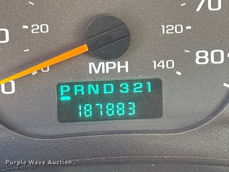 image for item ED2337 2008 GMC C5500 chipper truck