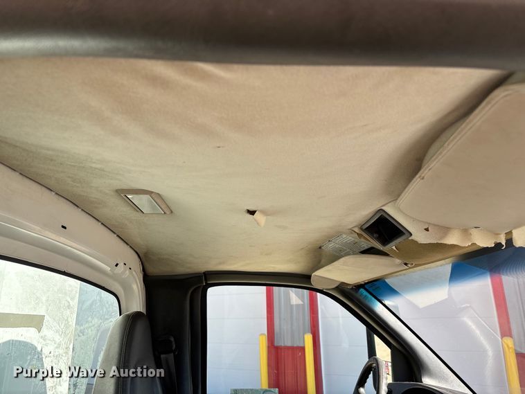 image for item ED2337 2008 GMC C5500 chipper truck