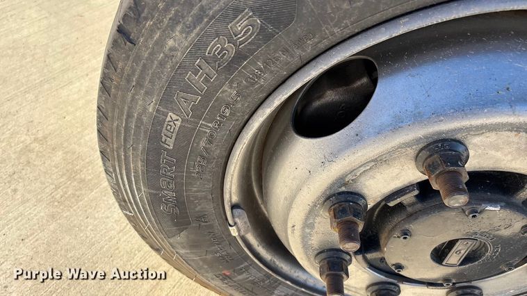 image for item ED2337 2008 GMC C5500 chipper truck