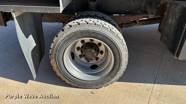 image for item ED2337 2008 GMC C5500 chipper truck