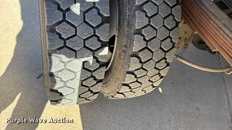 image for item ED2337 2008 GMC C5500 chipper truck