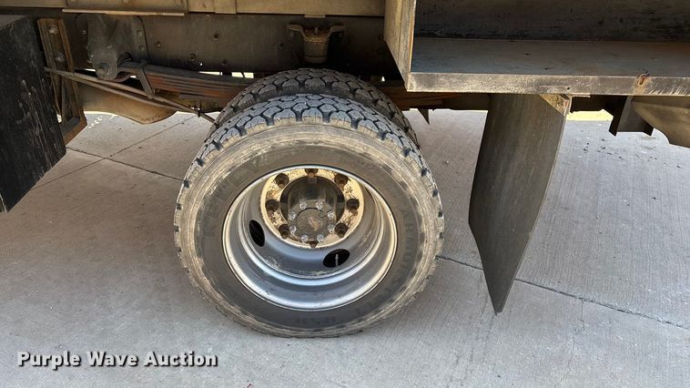 image for item ED2337 2008 GMC C5500 chipper truck