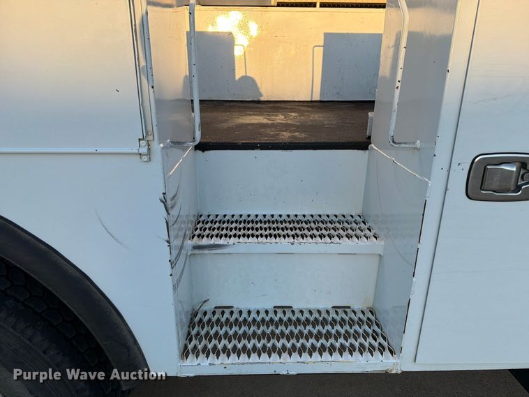 image for item ED4990 2019 Freightliner Business Class M2 bucket truck