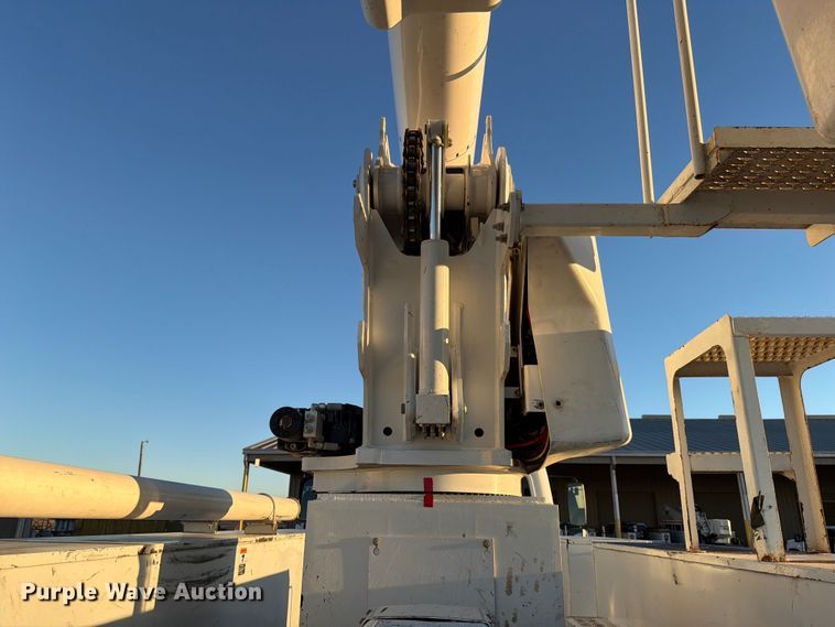 image for item ED4990 2019 Freightliner Business Class M2 bucket truck