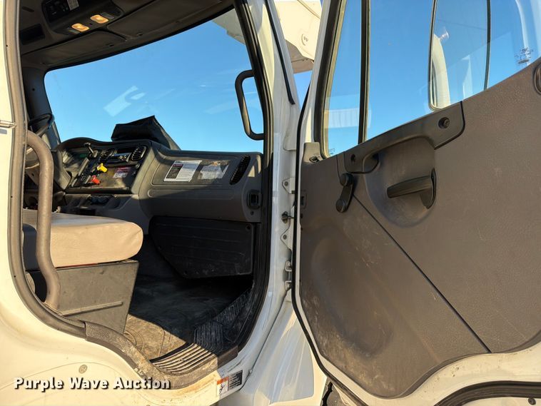 image for item ED4990 2019 Freightliner Business Class M2 bucket truck