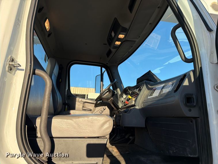 image for item ED4990 2019 Freightliner Business Class M2 bucket truck