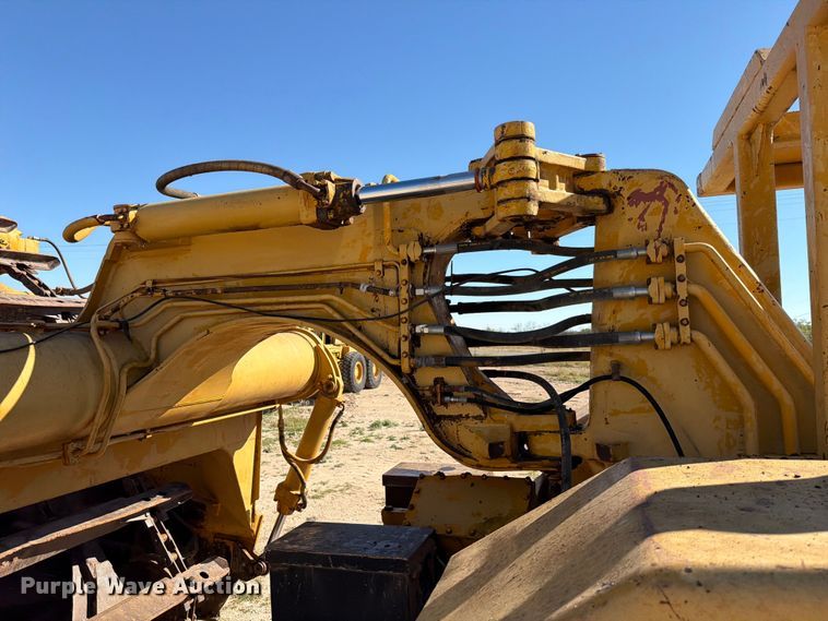 image for item ED4998 1972 Caterpillar 613 elevating scraper