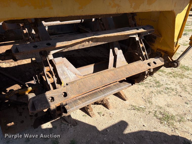 image for item ED4998 1972 Caterpillar 613 elevating scraper