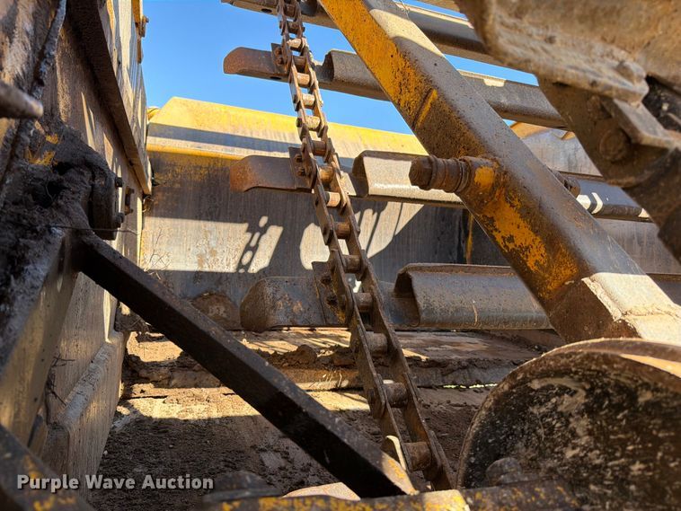 image for item ED4998 1972 Caterpillar 613 elevating scraper