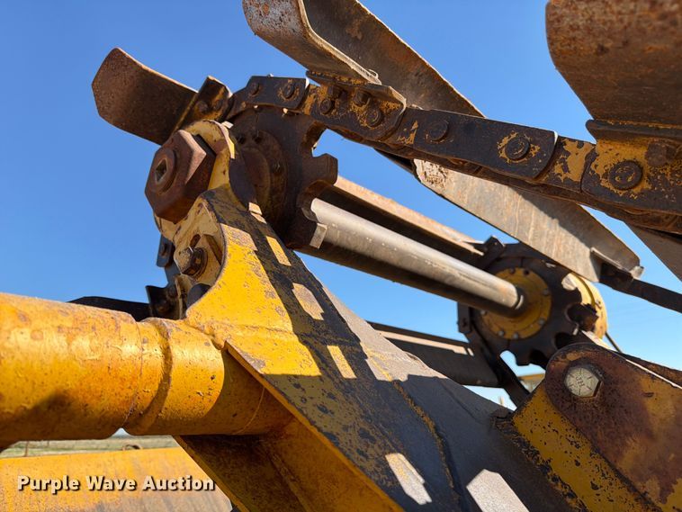 image for item ED4998 1972 Caterpillar 613 elevating scraper