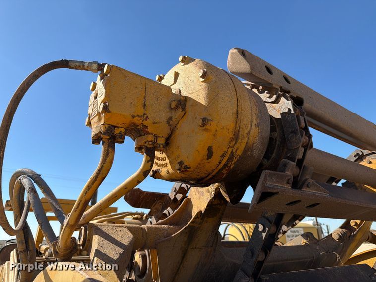 image for item ED4998 1972 Caterpillar 613 elevating scraper