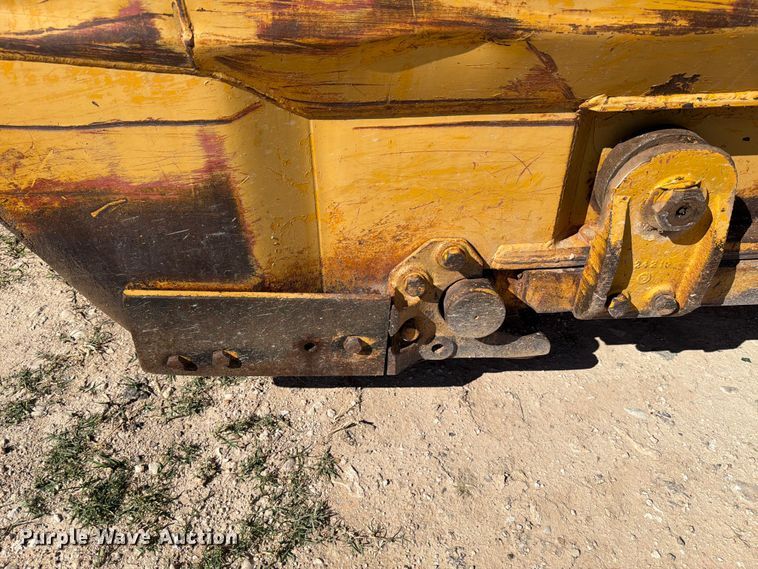 image for item ED4998 1972 Caterpillar 613 elevating scraper