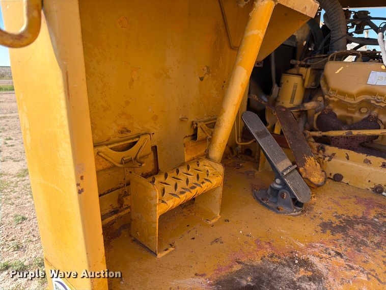 image for item ED4998 1972 Caterpillar 613 elevating scraper