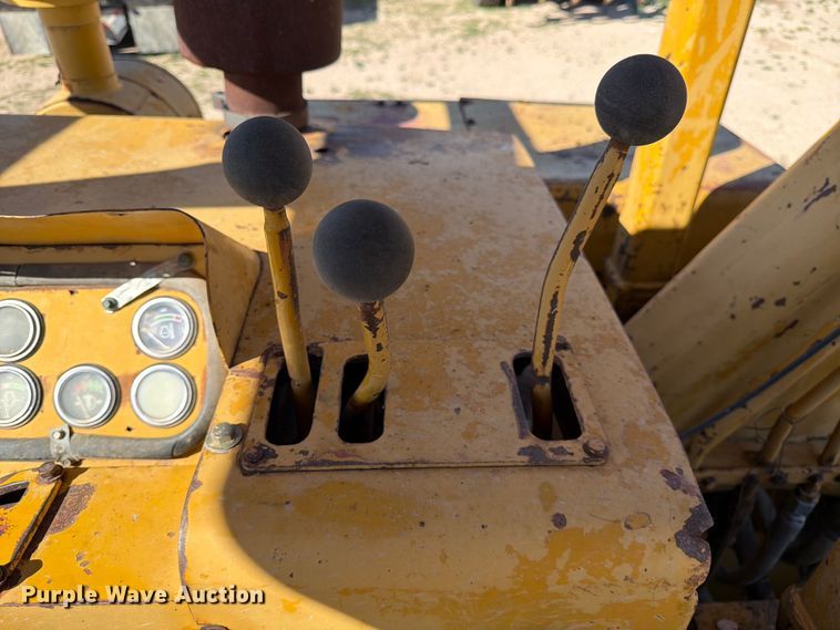 image for item ED4998 1972 Caterpillar 613 elevating scraper