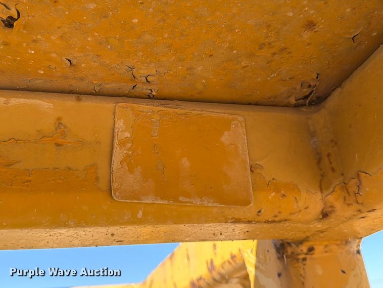 image for item ED4998 1972 Caterpillar 613 elevating scraper