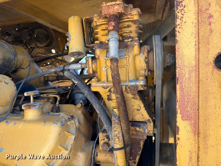 image for item ED4998 1972 Caterpillar 613 elevating scraper