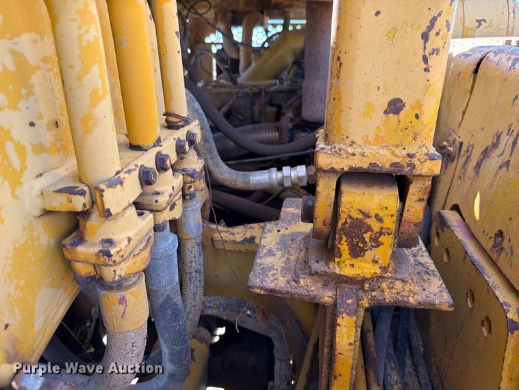 image for item ED4998 1972 Caterpillar 613 elevating scraper