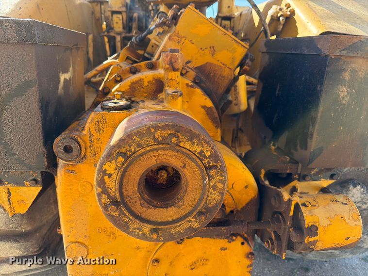 image for item ED4998 1972 Caterpillar 613 elevating scraper