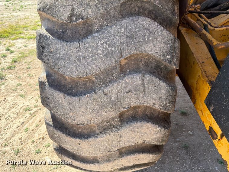 image for item ED4998 1972 Caterpillar 613 elevating scraper