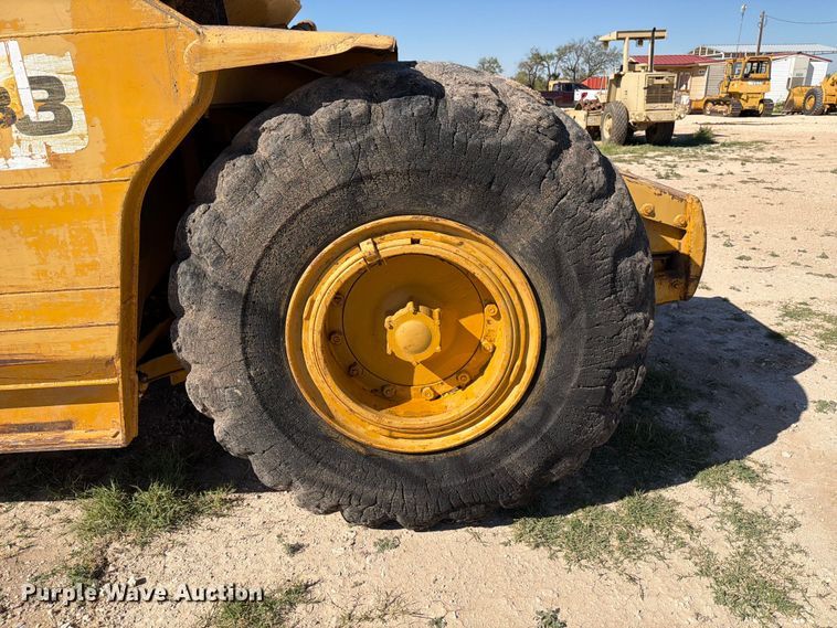 image for item ED4998 1972 Caterpillar 613 elevating scraper