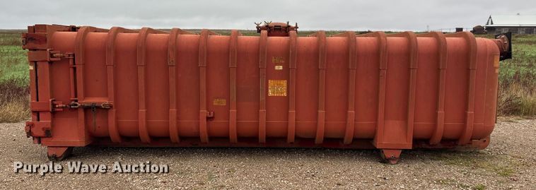 image for item EE4232 Wastequip liquid roll-off container