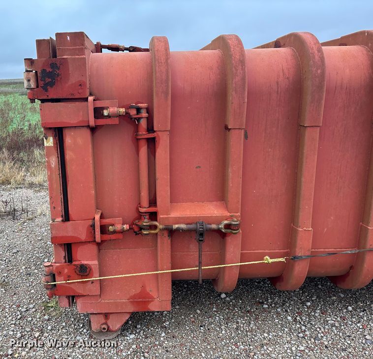 image for item EE4238 Wastequip liquid roll-off container