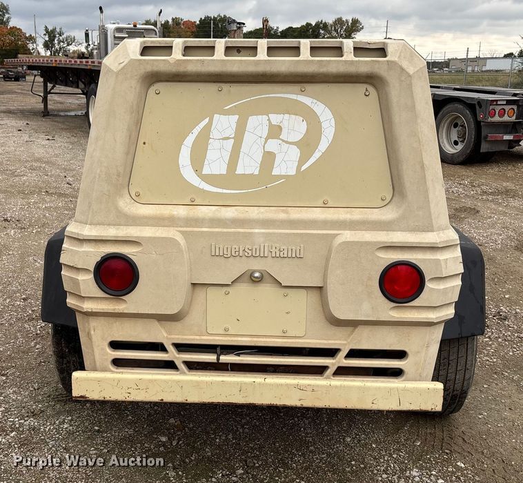 image for item EE4272 2002 Ingersoll Rand 185 air compressor
