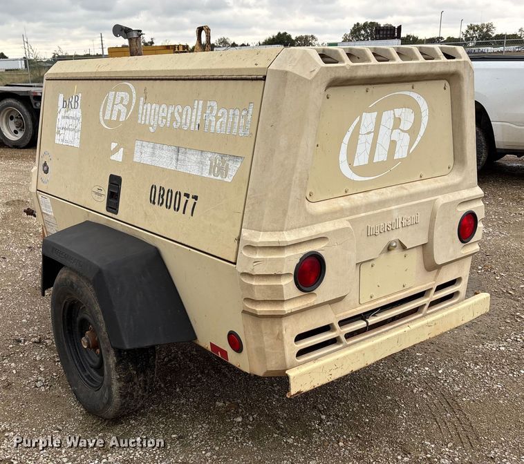 image for item EE4272 2002 Ingersoll Rand 185 air compressor