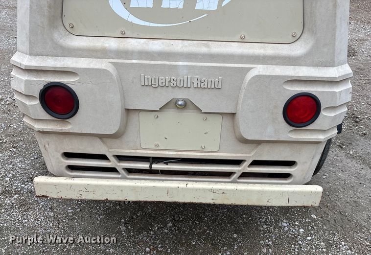 image for item EE4272 2002 Ingersoll Rand 185 air compressor