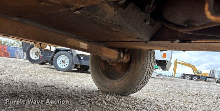 image for item EE4272 2002 Ingersoll Rand 185 air compressor